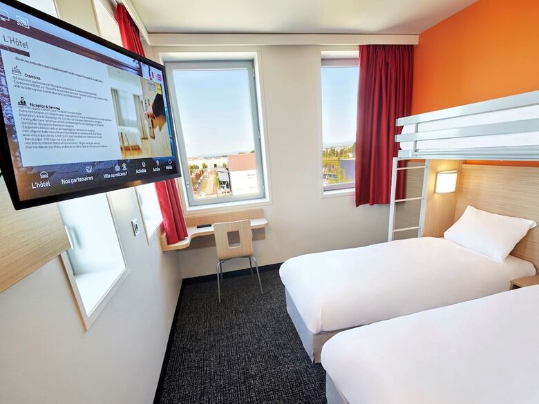 Hotel Kyriad Eco - Clermont Ferrand Estaing