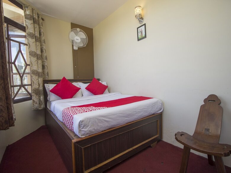 Hotel Oyo 23409 Lama Dhim