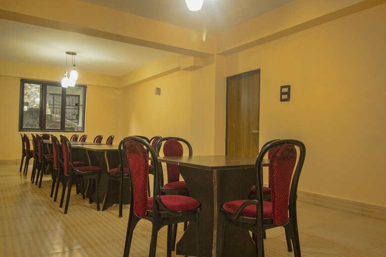 Oyo 18455 Hotel Golden Shangrila