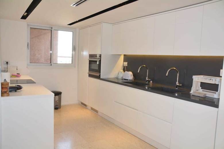 Apartamento Renovated White 3bd Next To Beach - Pool