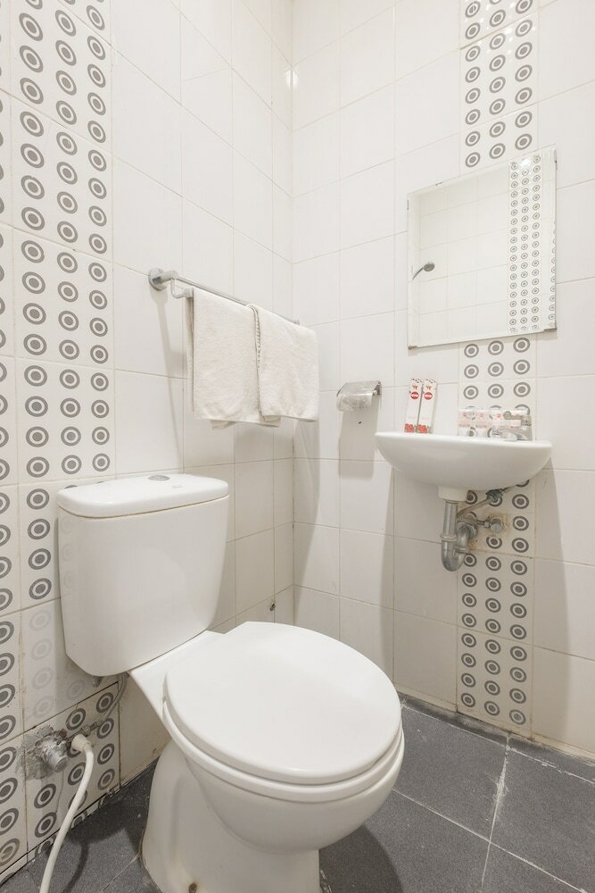 Hostal Oyo 317 New Legend Hotel