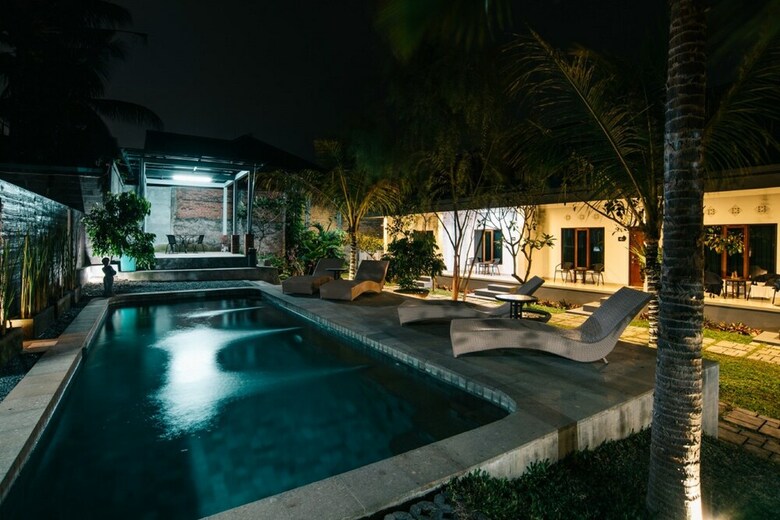 Bed & Breakfast Adil Villa And Resort