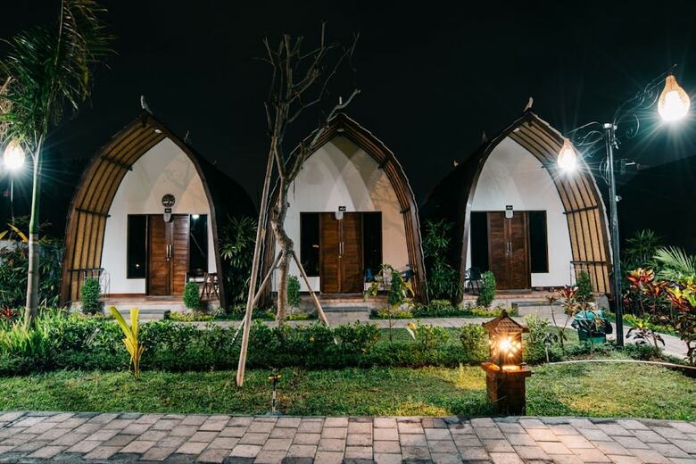 Bed & Breakfast Adil Villa And Resort