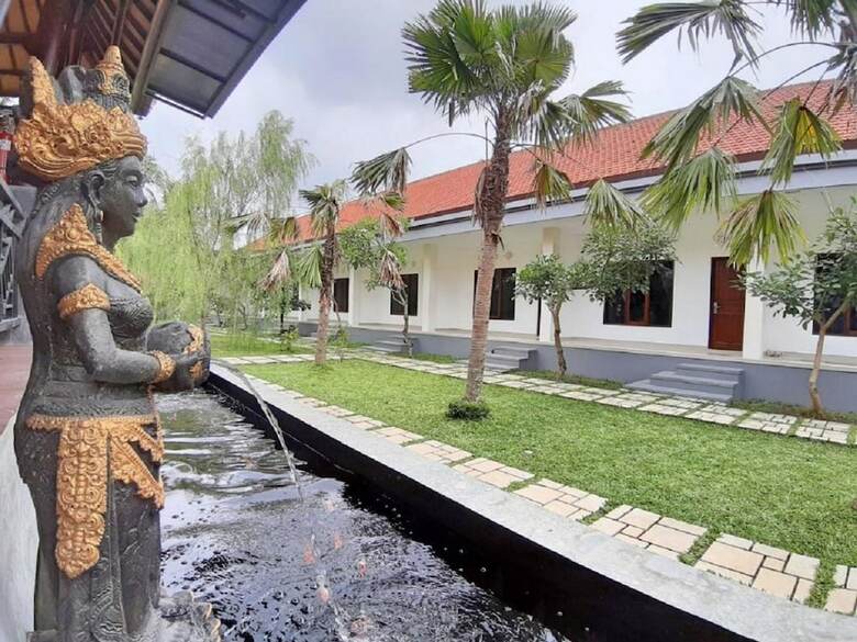Bed & Breakfast Adil Villa And Resort