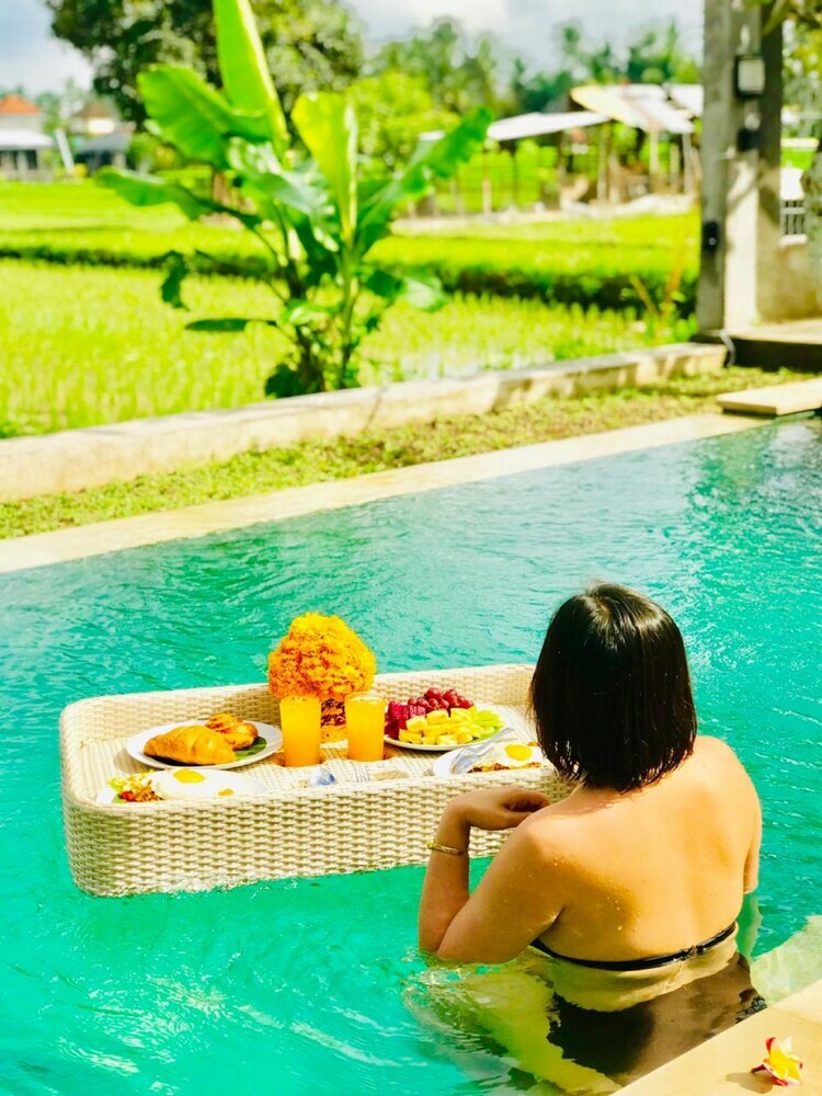 Bed & Breakfast Adil Villa And Resort