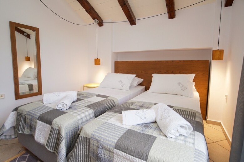 Hostal Tettix Summer House