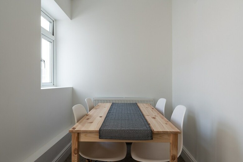 2 Bedroom Central Brighton Apartment