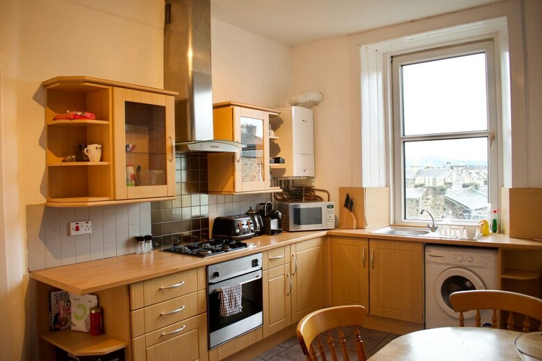 1 Bedroom Apartment In Newington