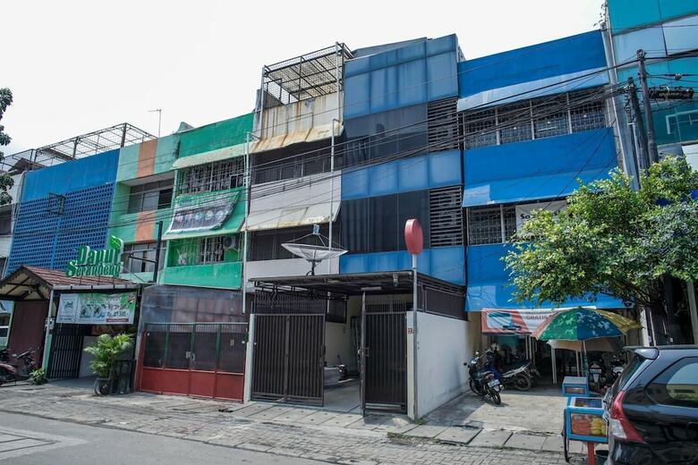 Hotel Reddoorz @ Jalan Biak Roxy Jakarta