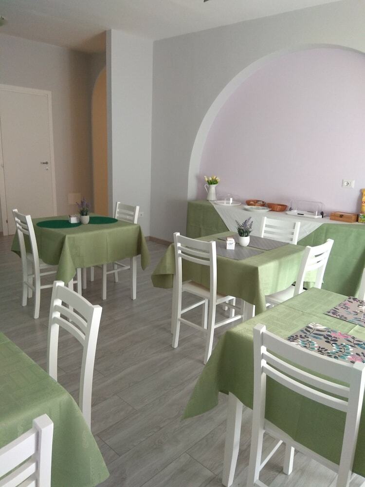 Hotel Leol� Guesthouse And Breakfast