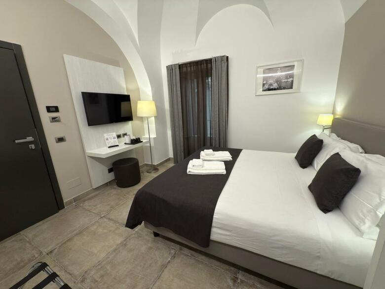 Hotel Etnea 454   Catania Luxury Rooms