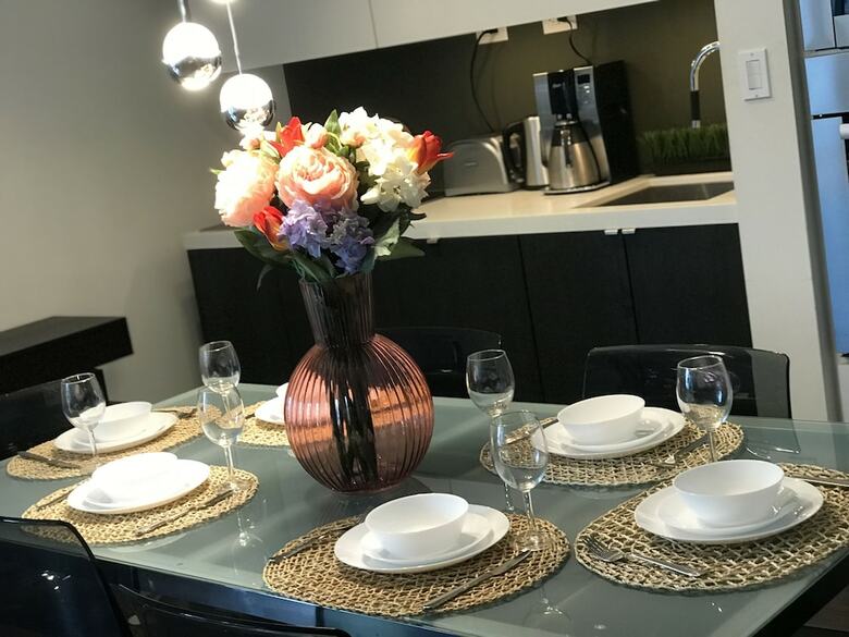 Cn Tower View Design Apart 3bd-2ba Dt