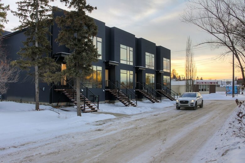 New Luxury Townhome 23