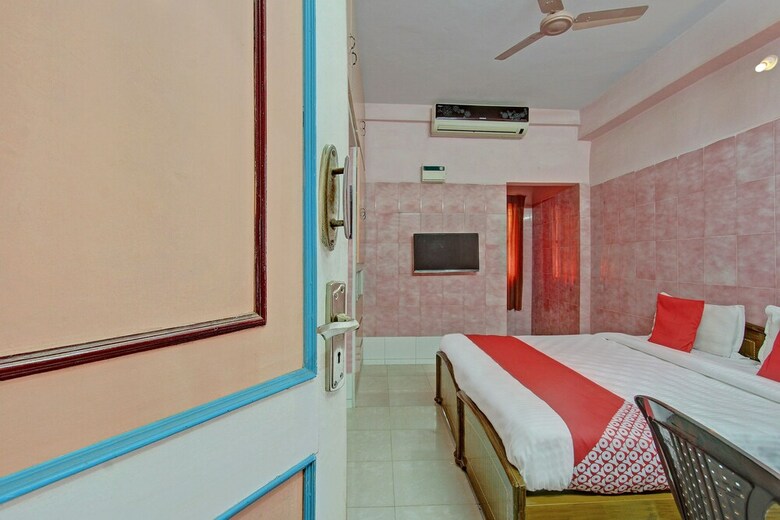 Hotel Oyo 23672 Annai Residency