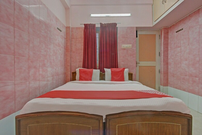 Hotel Oyo 23672 Annai Residency