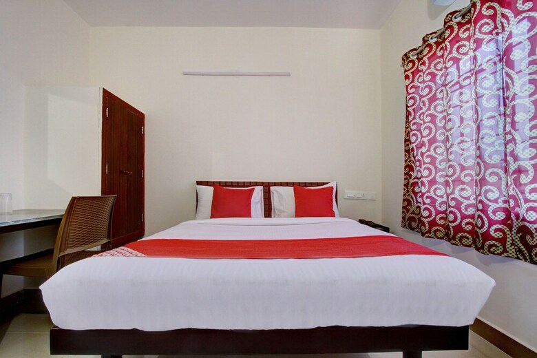 Hotel Oyo 24301 Century Park