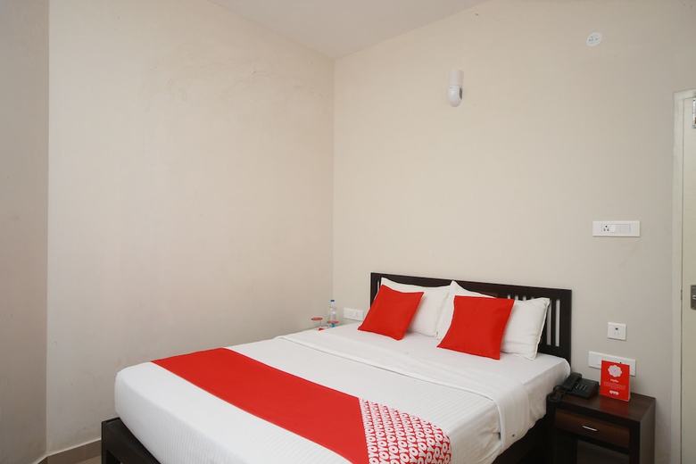 Hotel Oyo 27660 Aptin Vanila Suites