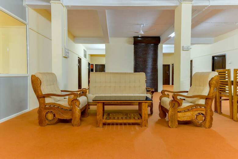 Hotel Oyo 24607 Lotus Residency