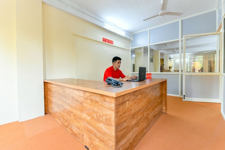 Hotel Oyo 24607 Lotus Residency