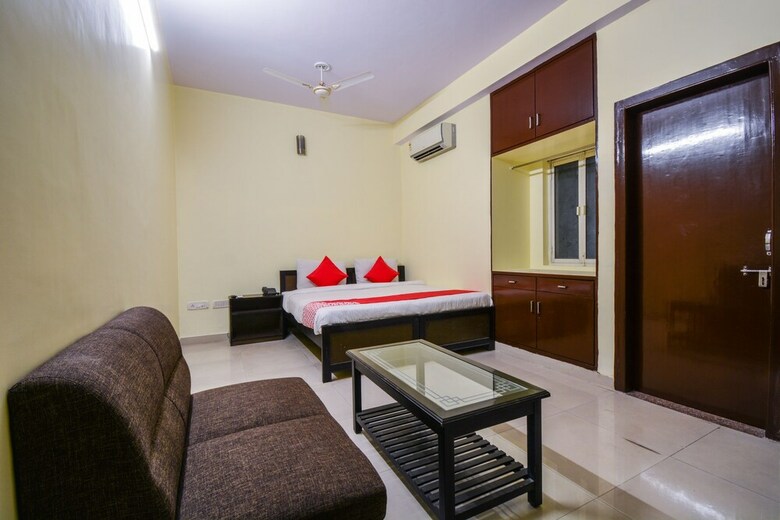 Oyo 16940 Hotel Royal Murli