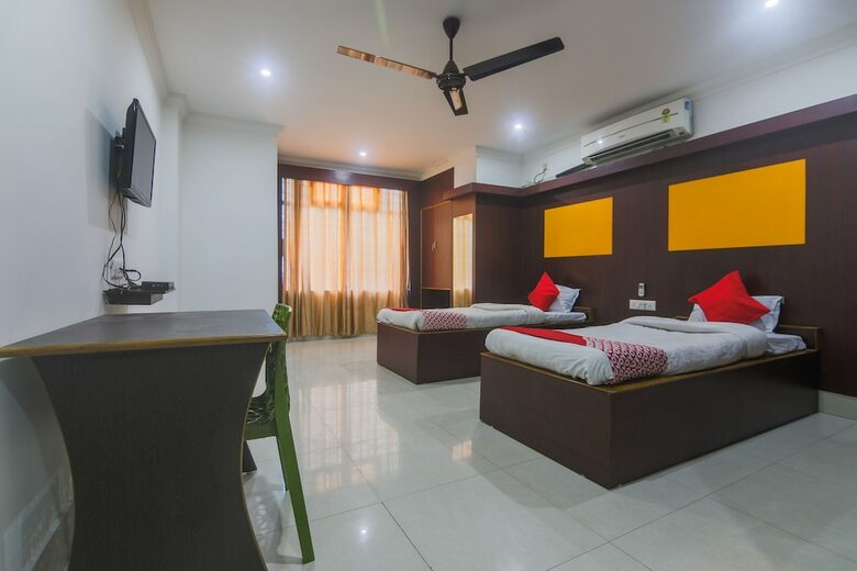 Oyo 23304 Hotel Shiva