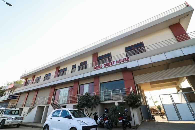 Oyo 24535 Hotel Payas