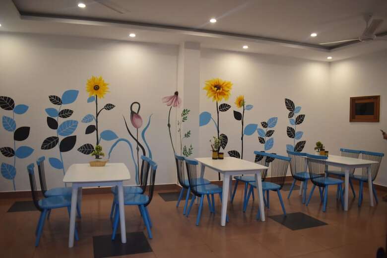 Hotel V.i.p's House  2