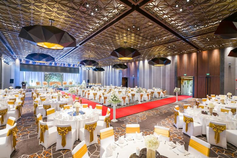 Wyndham Grand Yangon Hotel