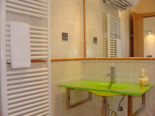 Apartamentos El Port�n De La Sierra