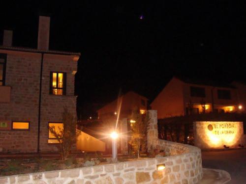 Apartamentos El Port�n De La Sierra