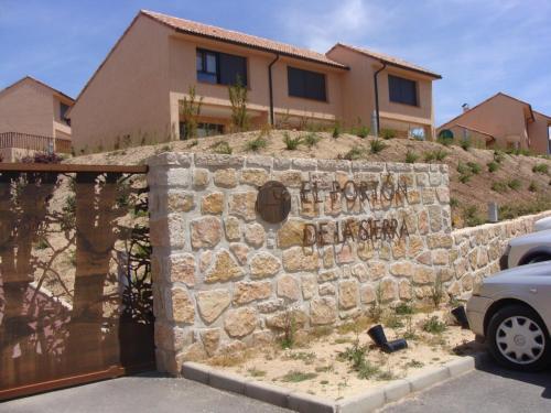 Apartamentos El Port�n De La Sierra