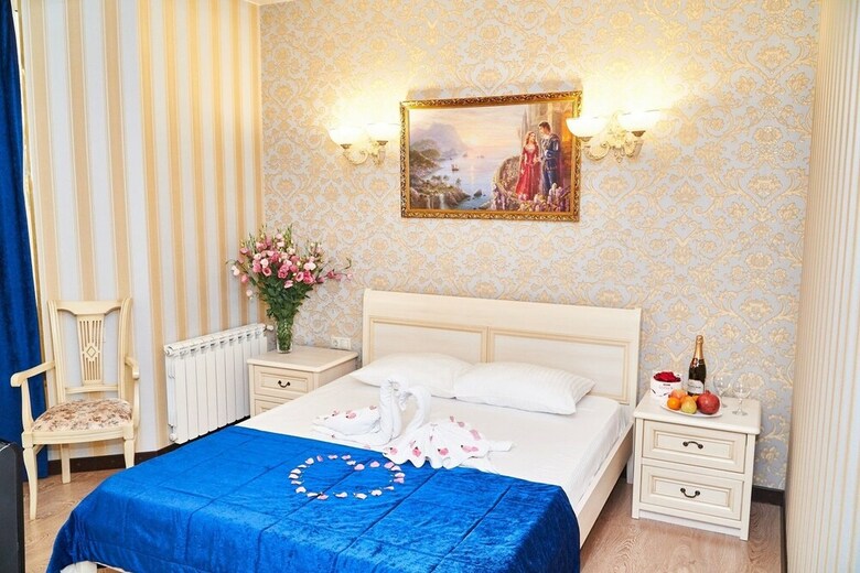 Golden House Hotel