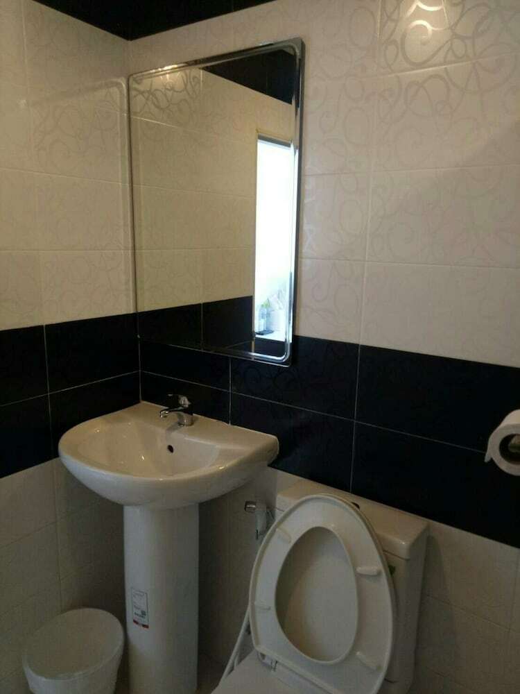 Mae Klong Hotel