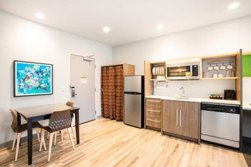 Hotel Home2 Suites By Hilton Carlsbad, Ca