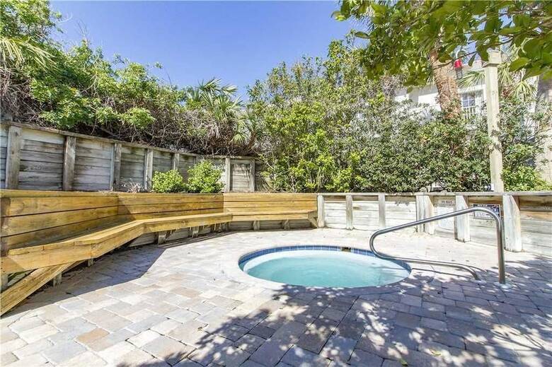 Hibiscus 303b - Two Bedroom Condo