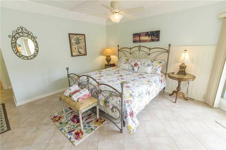 Island House B107 - Two Bedroom Condo
