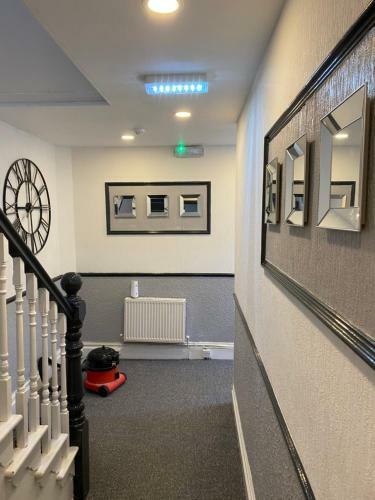 Honley Hotel