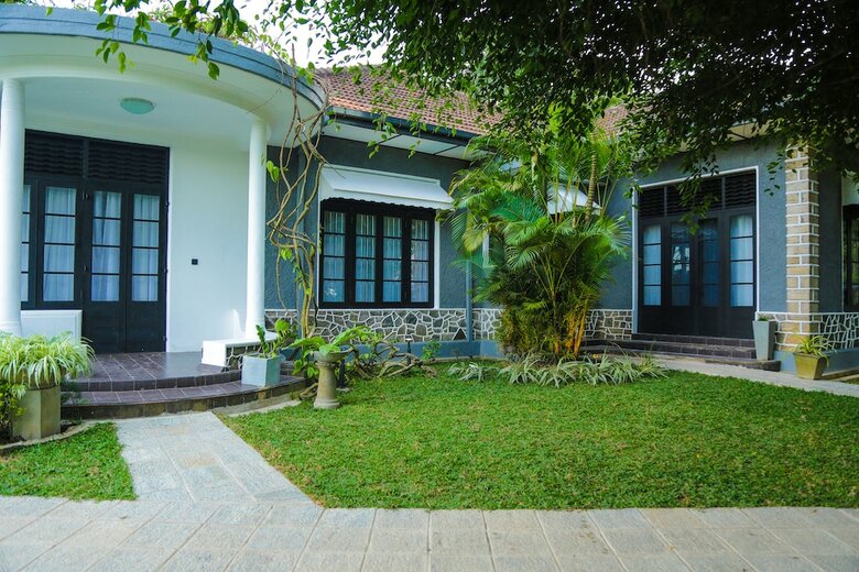 Hotel Castle Hill Bungalow