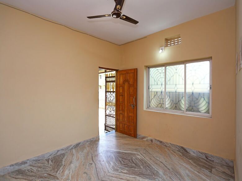 Hotel Oyo 12756 Galaxy Homes
