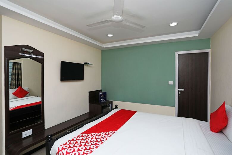 Hotel Oyo 25072 Flagship Naman's Inn