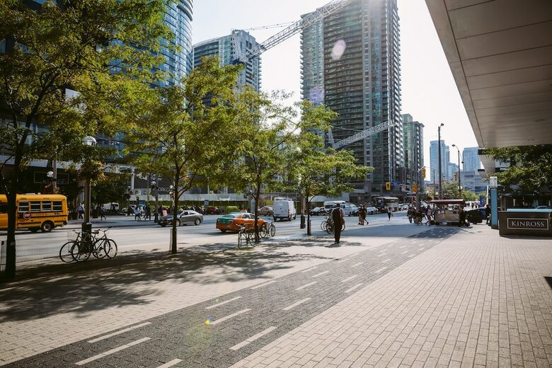 Quickstay - Luxurious 2-bedroom Condo (Downtown Core)