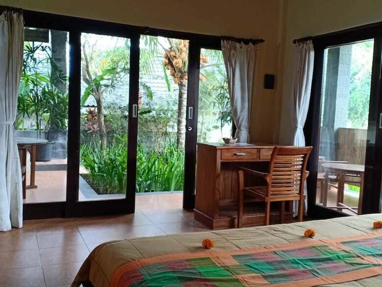 Bed & Breakfast Semanggi Cottage