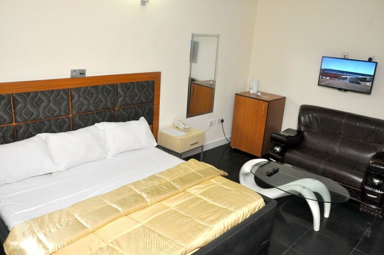 Hotel D'luxx Villa & Suites