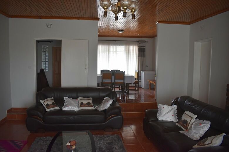 Hotel Monavale Hills Getaway