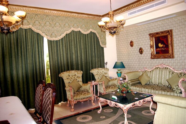 Villa Western Garden Hotel