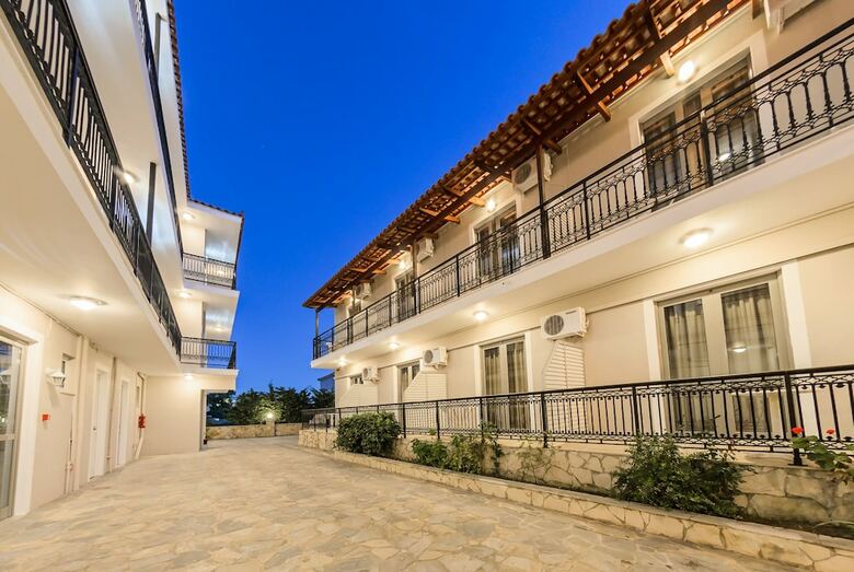 Apartamentos Karras Livin