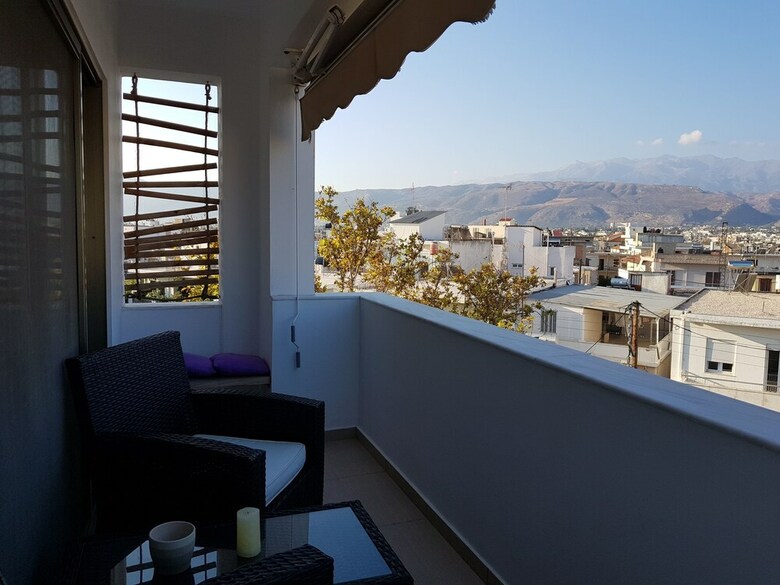 Iriana's Apartments In Center