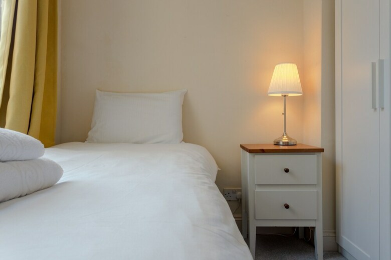 2 Bedroom Apartment In Pimlico London