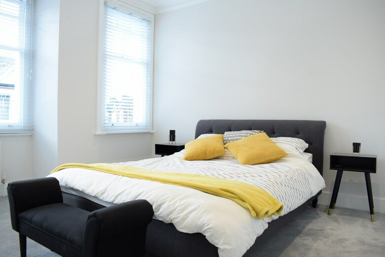 3 Bedroom Garden House In Earlsfield