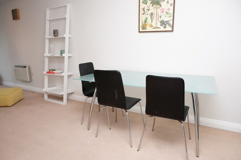 Lovely 1 Bedroom Apartment In Central Bristol